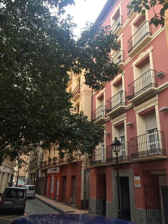 Apartamentos Auhabitat Zaragoza, edificio de apartamentos turísticos con facilidad de parking Exterior foto