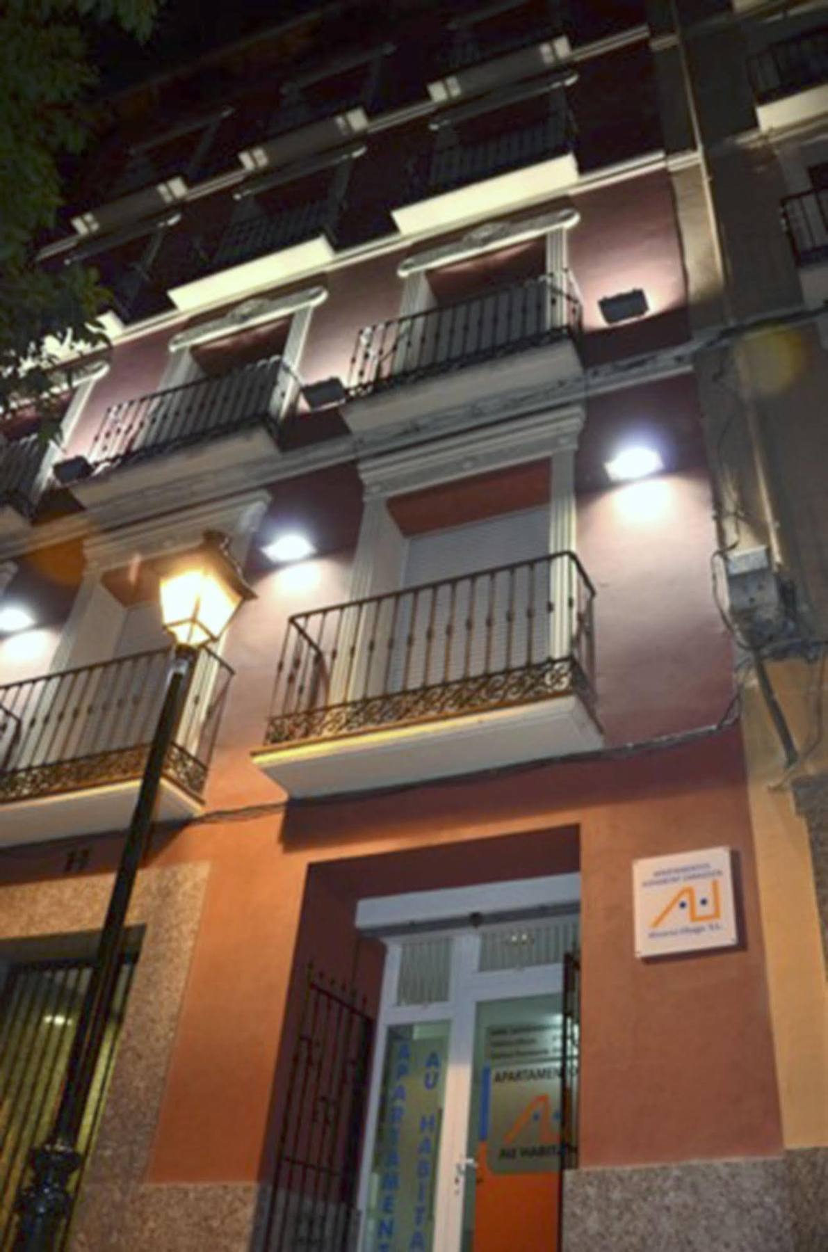 Apartamentos Auhabitat Zaragoza, edificio de apartamentos turísticos con facilidad de parking Exterior foto