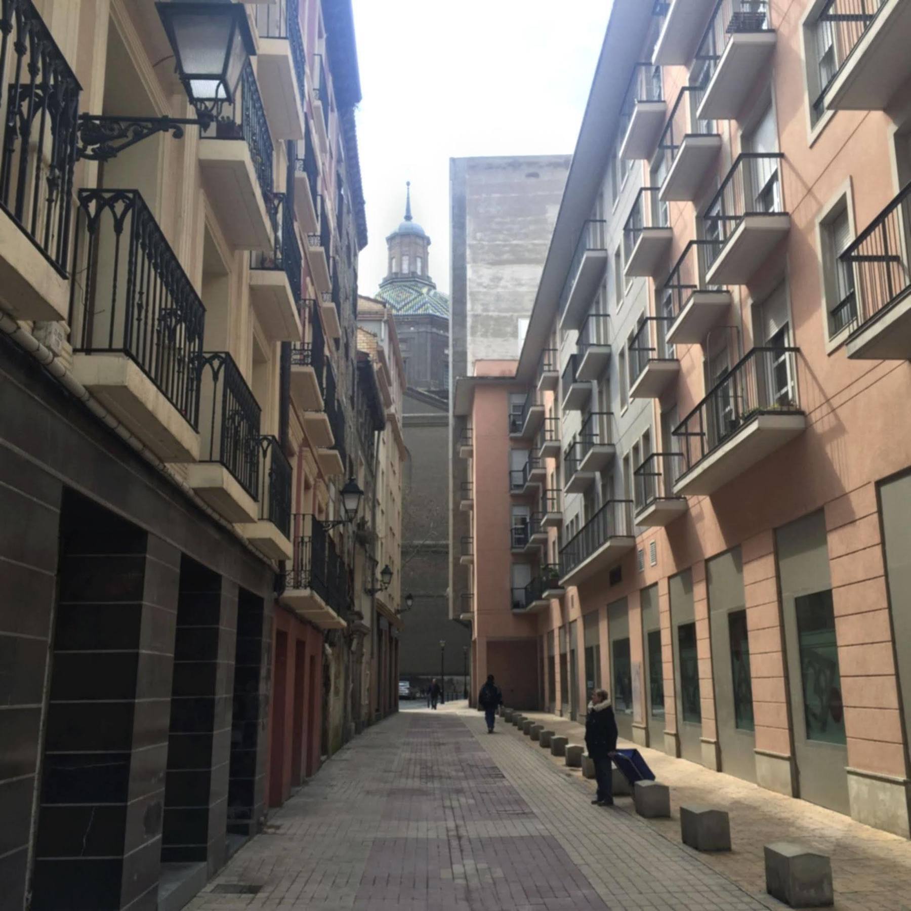 Apartamentos Auhabitat Zaragoza, edificio de apartamentos turísticos con facilidad de parking Exterior foto